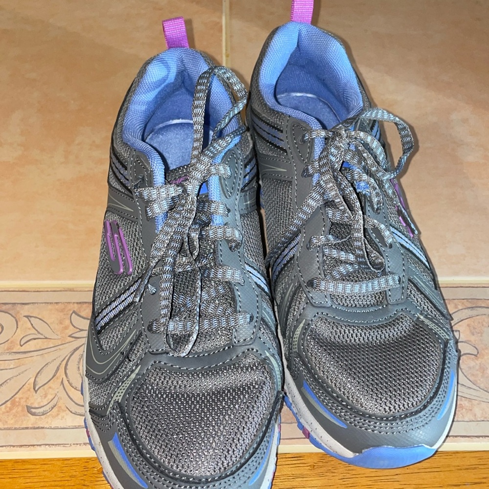 Skechers size 7.5